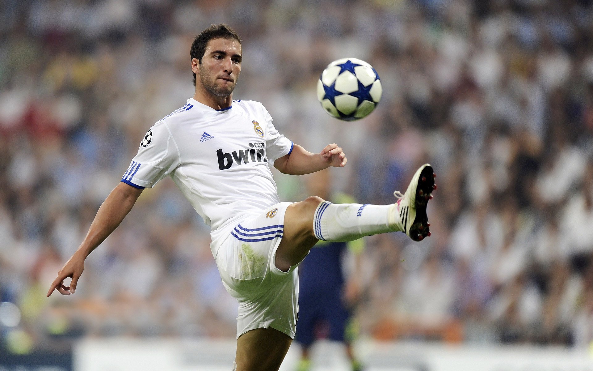 哈兰德无球表现惊艳，瓜迪奥拉前锋体系初见成效，哈兰德踢什么位置