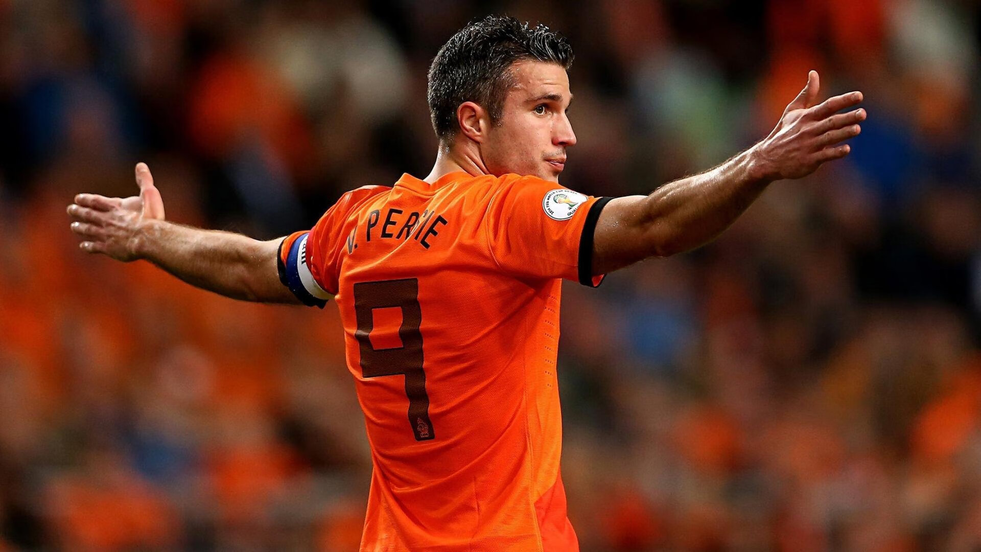 球队在主场创造强烈声援氛围并以优势赢球，主场球队英语